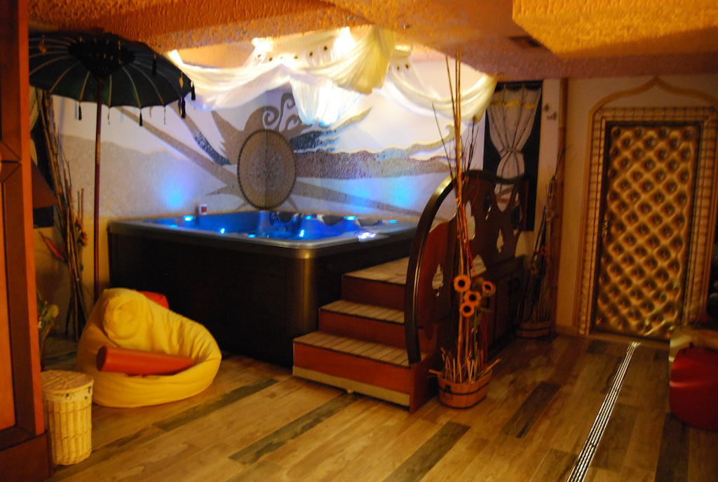 2 Kitarrat Boutique Hotel & Spa Durrës Eksteriør bilde